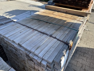 Ca. 735x Ipé hardhouten planken fijnbezaagd, 27x50mm, lengte 155cm